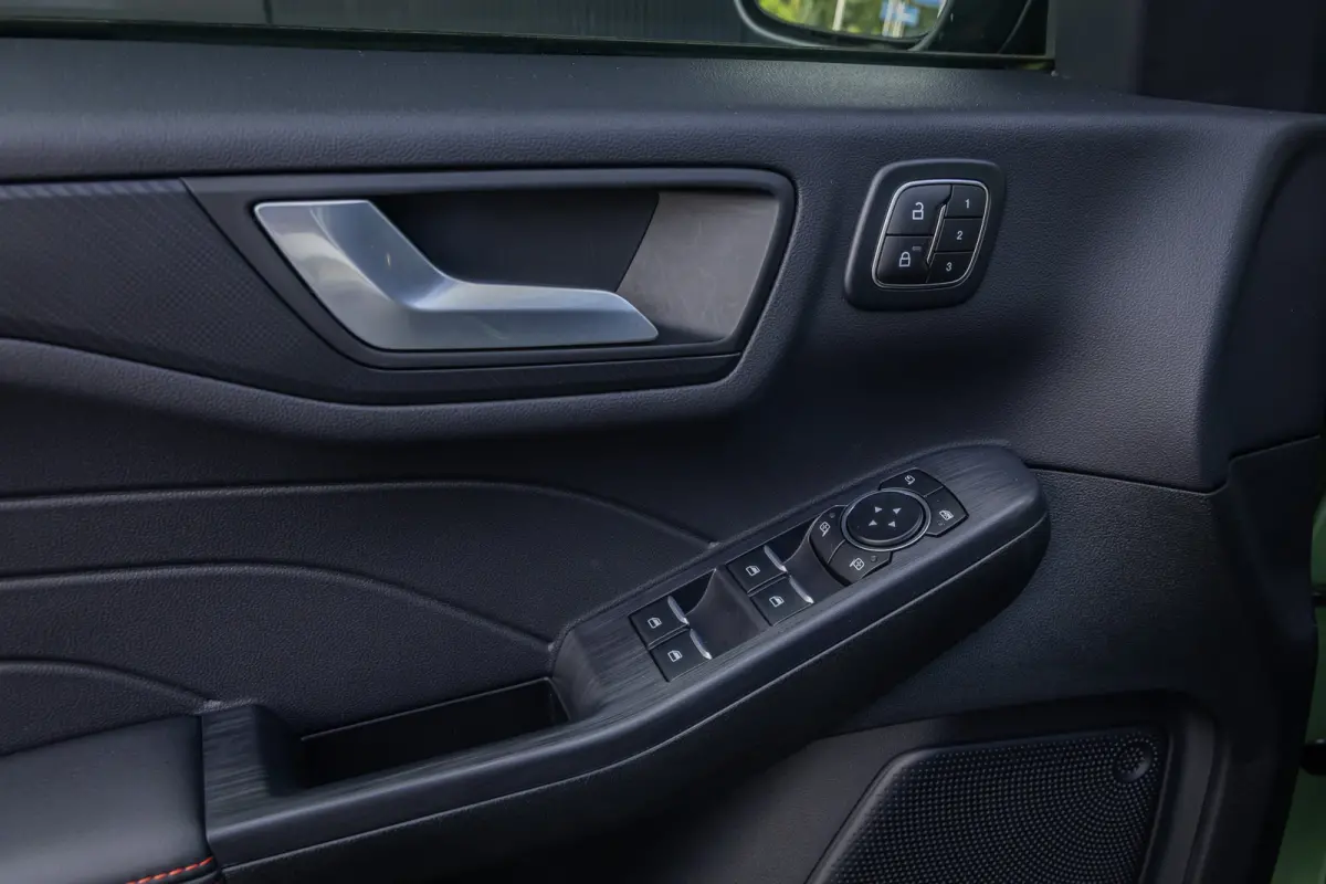 2.5 PHEV ST-Line X Adaptieve cruise | Matrix LED | B&O Audio | AGR Stoelen incl. memory | Head-up display | Trekhaak| Dodehoek detectie | 2100kg trekgewicht | Keyless | Elec. achterklep