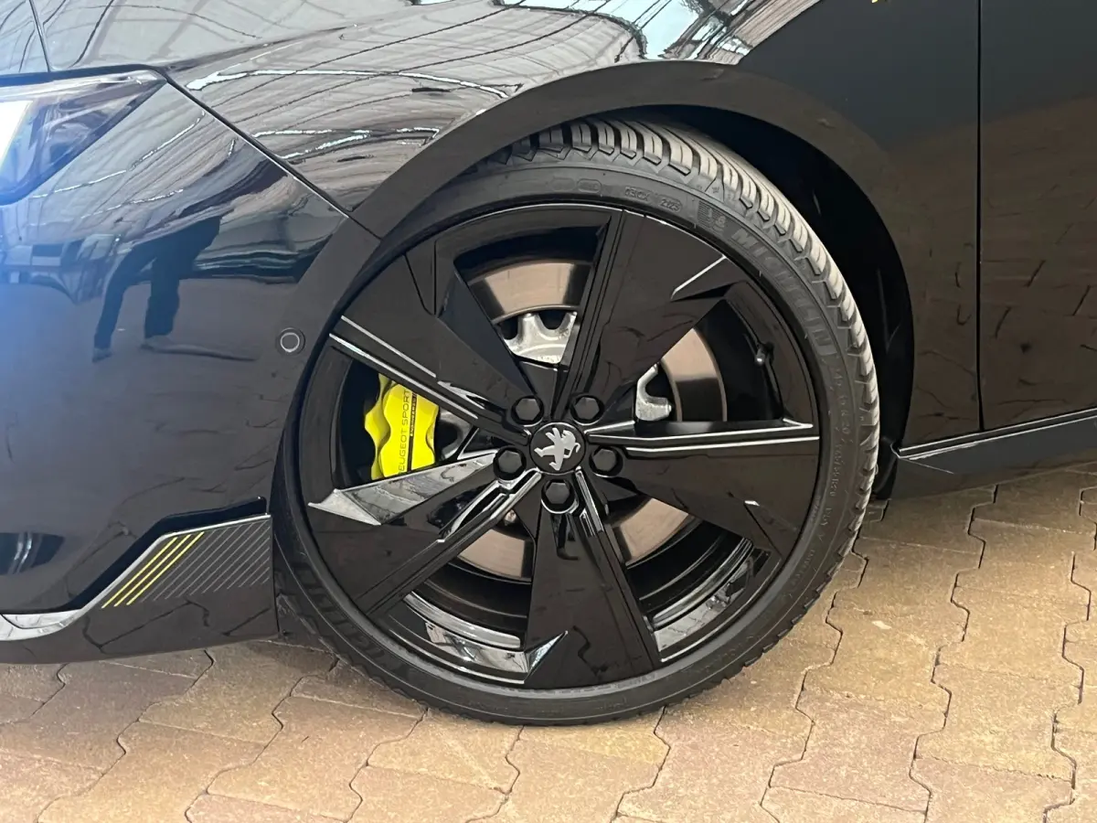 1.6 HYbrid 360 PSE 360PK!! | Panoramadak | Elek. Stoel met Massage | Alcantara | Stoelverwarming | Camera Rondom  | Achteruitrijcamera | Apple Carplay/Android Auto|telefoonintegratie premium