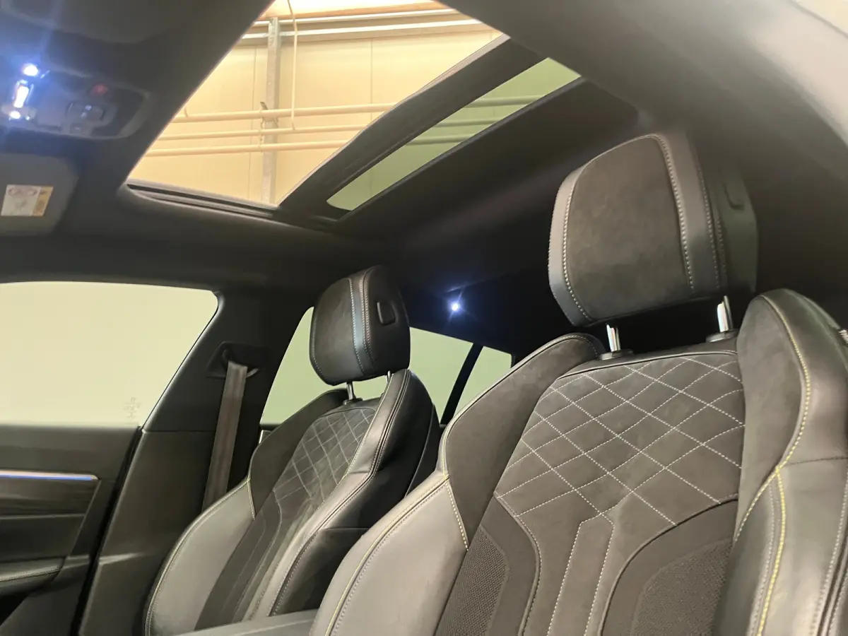 1.6 HYbrid 360 PSE 360PK!! | Panoramadak | Elek. Stoel met Massage | Alcantara | Stoelverwarming | Camera Rondom  | Achteruitrijcamera | Apple Carplay/Android Auto|telefoonintegratie premium
