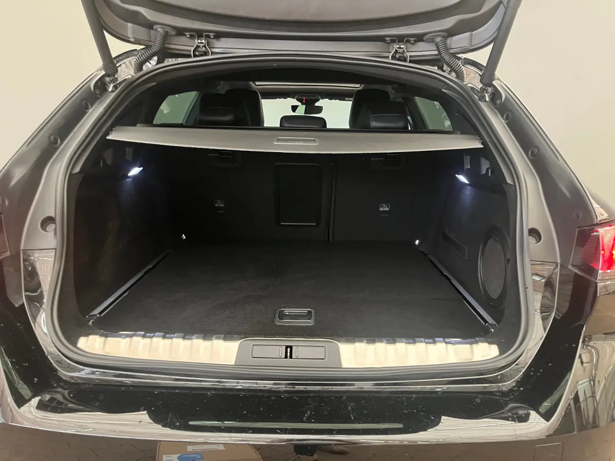 1.6 HYbrid 360 PSE 360PK!! | Panoramadak | Elek. Stoel met Massage | Alcantara | Stoelverwarming | Camera Rondom  | Achteruitrijcamera | Apple Carplay/Android Auto|telefoonintegratie premium