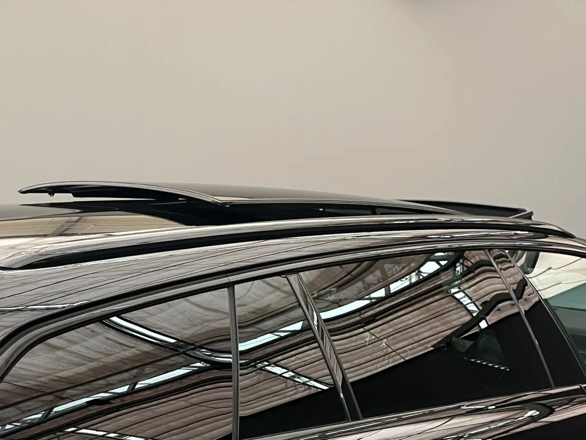 1.6 HYbrid 360 PSE 360PK!! | Panoramadak | Elek. Stoel met Massage | Alcantara | Stoelverwarming | Camera Rondom  | Achteruitrijcamera | Apple Carplay/Android Auto|telefoonintegratie premium