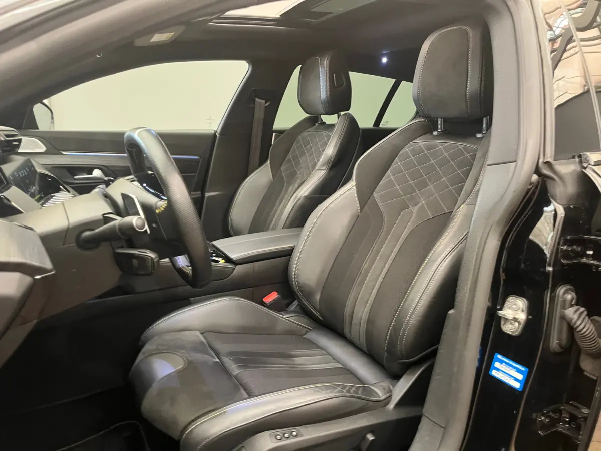 1.6 HYbrid 360 PSE 360PK!! | Panoramadak | Elek. Stoel met Massage | Alcantara | Stoelverwarming | Camera Rondom  | Achteruitrijcamera | Apple Carplay/Android Auto|telefoonintegratie premium