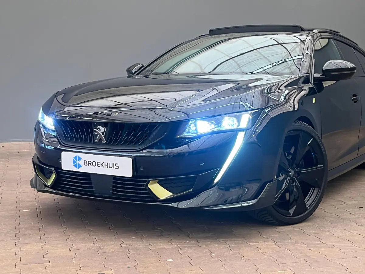 1.6 HYbrid 360 PSE 360PK!! | Panoramadak | Elek. Stoel met Massage | Alcantara | Stoelverwarming | Camera Rondom  | Achteruitrijcamera | Apple Carplay/Android Auto|telefoonintegratie premium