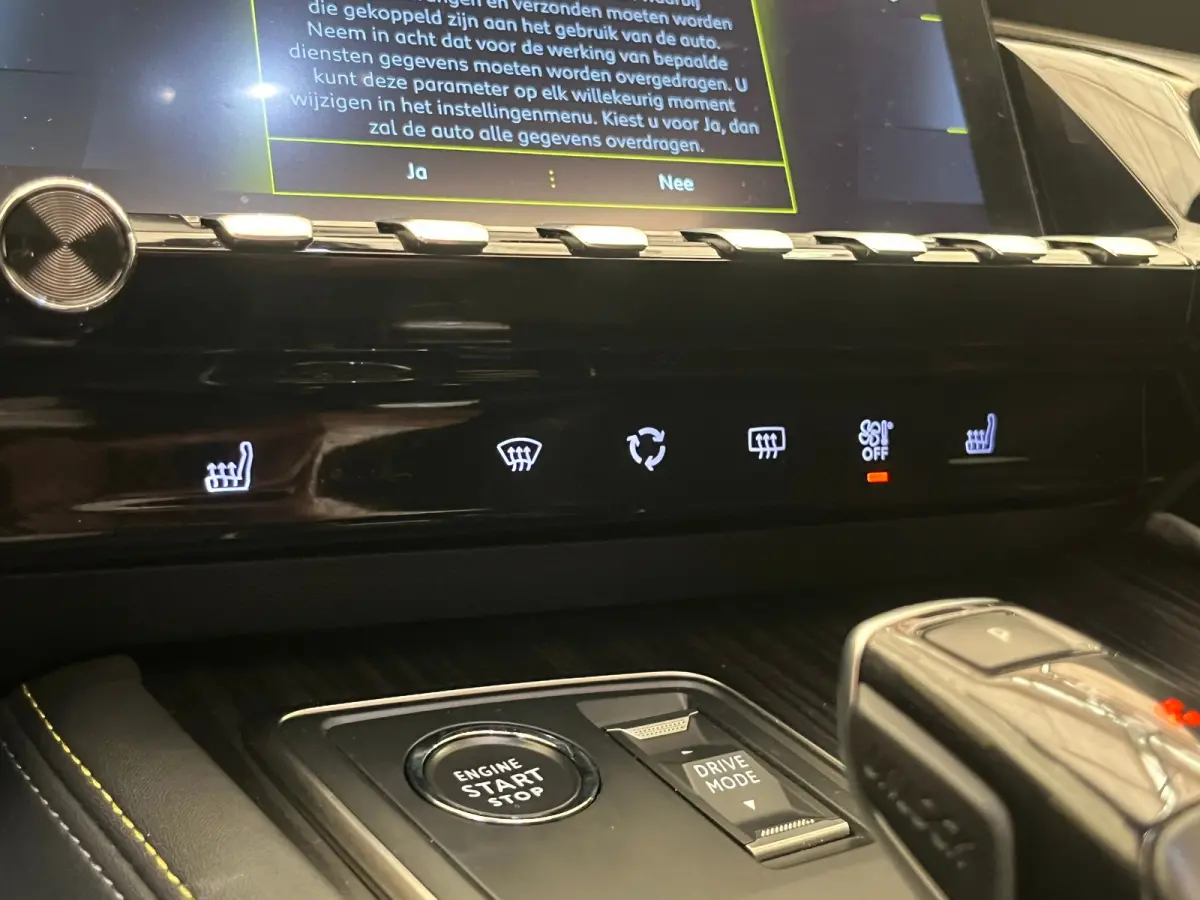 1.6 HYbrid 360 PSE 360PK!! | Panoramadak | Elek. Stoel met Massage | Alcantara | Stoelverwarming | Camera Rondom  | Achteruitrijcamera | Apple Carplay/Android Auto|telefoonintegratie premium