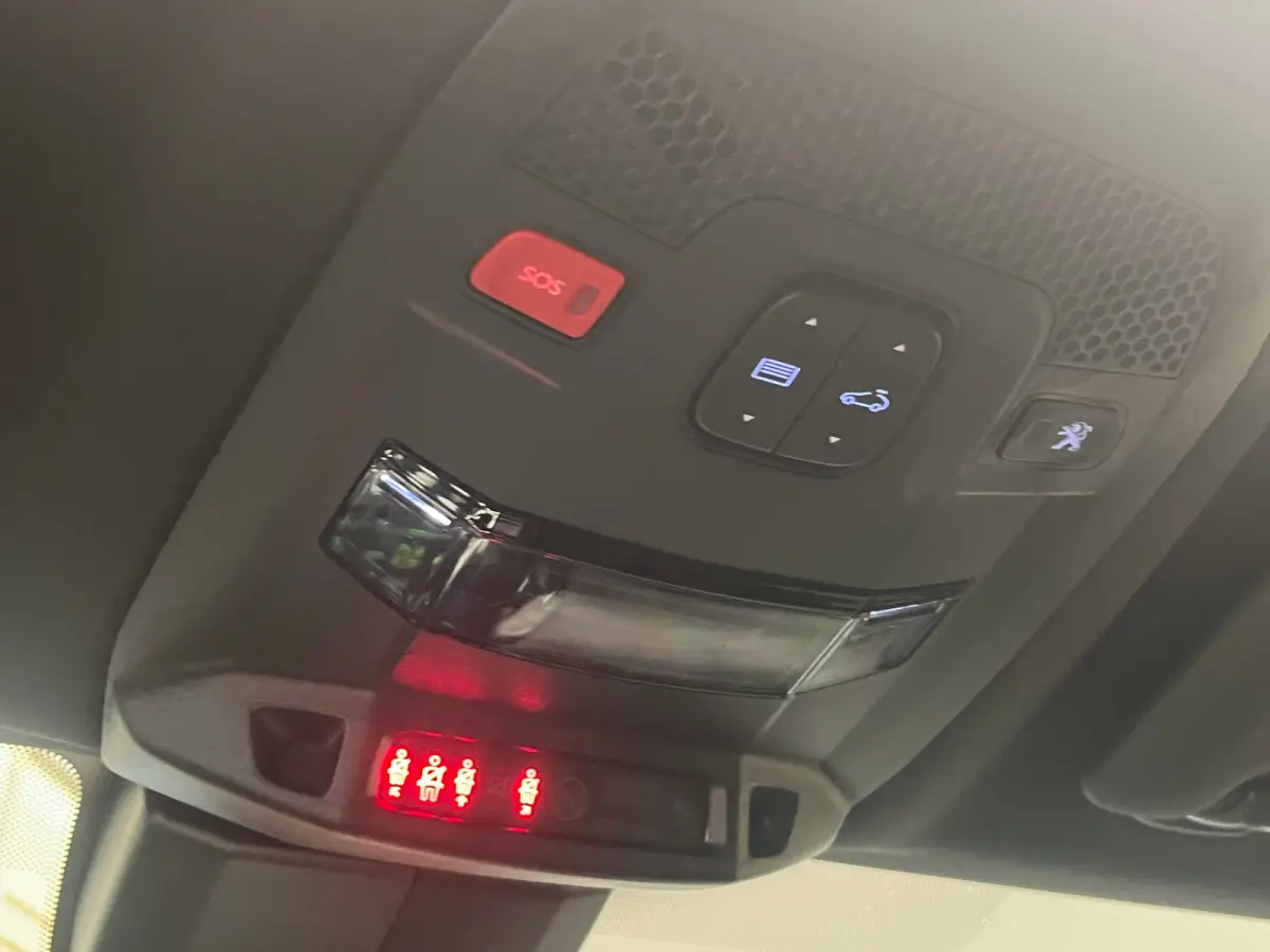 1.6 HYbrid 360 PSE 360PK!! | Panoramadak | Elek. Stoel met Massage | Alcantara | Stoelverwarming | Camera Rondom  | Achteruitrijcamera | Apple Carplay/Android Auto|telefoonintegratie premium