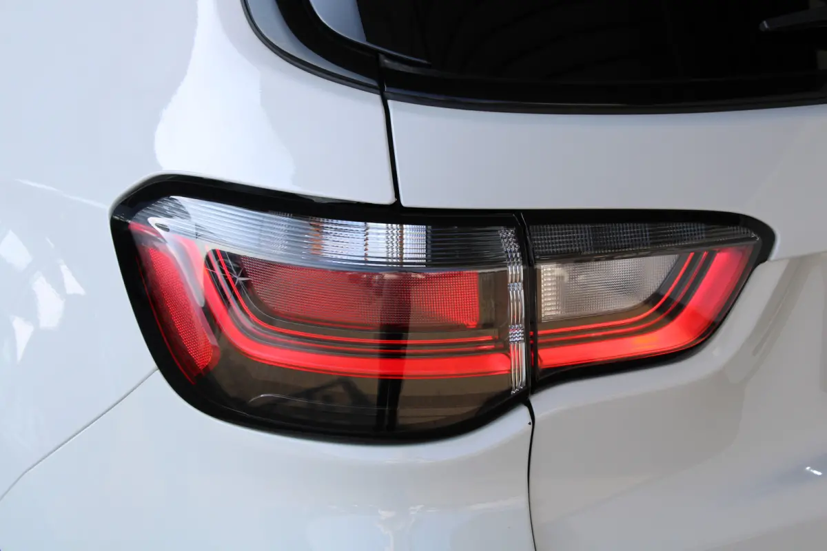 4xe 240 Plug-in Hybrid Trailhawk | SOH 93% | Trail rated | Navigatie | Cruise control adaptief | Camera | Dakrails |