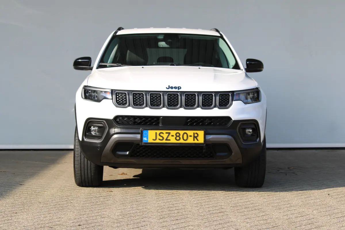 4xe 240 Plug-in Hybrid Trailhawk | SOH 93% | Trail rated | Navigatie | Cruise control adaptief | Camera | Dakrails |