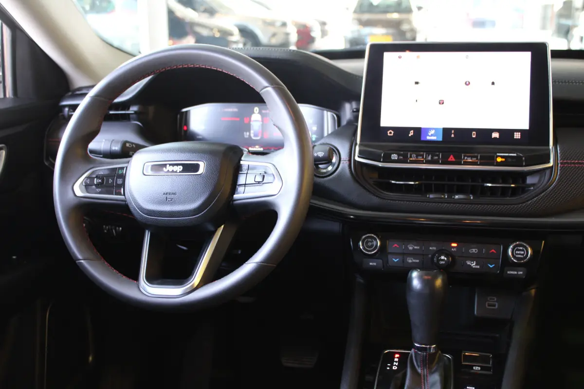4xe 240 Plug-in Hybrid Trailhawk | SOH 93% | Trail rated | Navigatie | Cruise control adaptief | Camera | Dakrails |