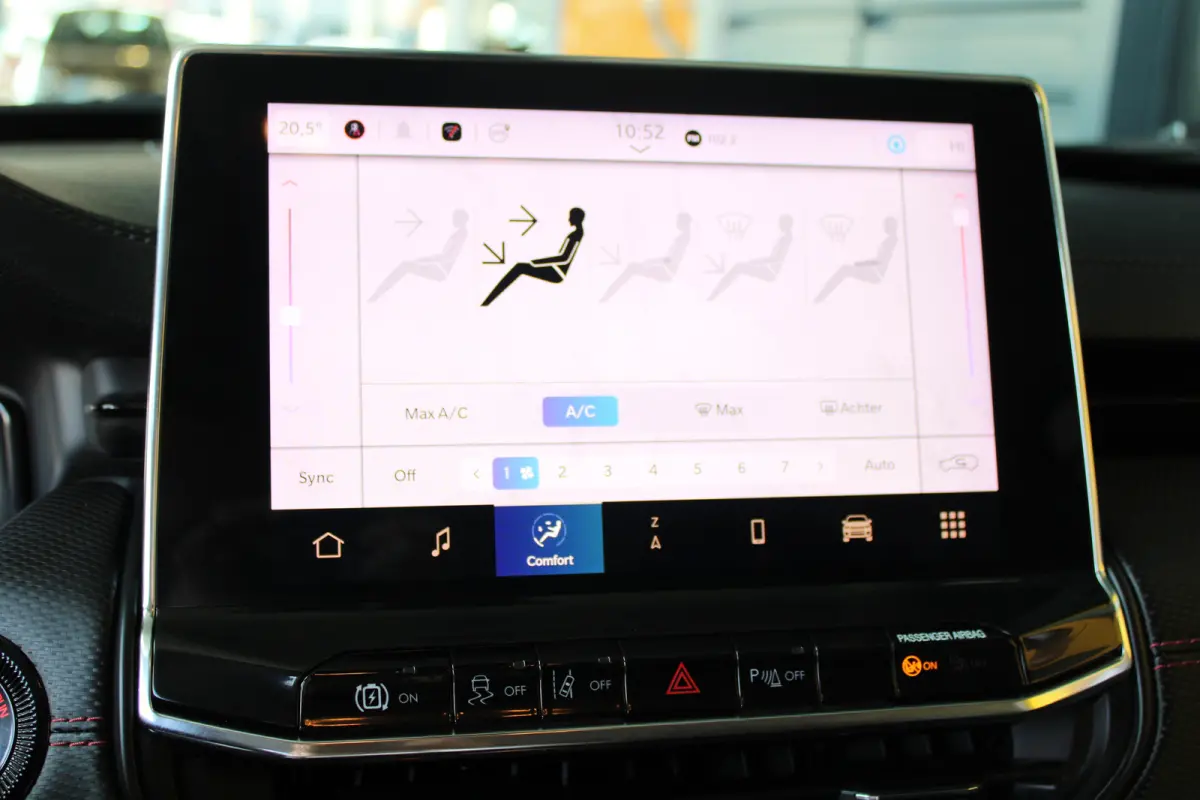 4xe 240 Plug-in Hybrid Trailhawk | SOH 93% | Trail rated | Navigatie | Cruise control adaptief | Camera | Dakrails |