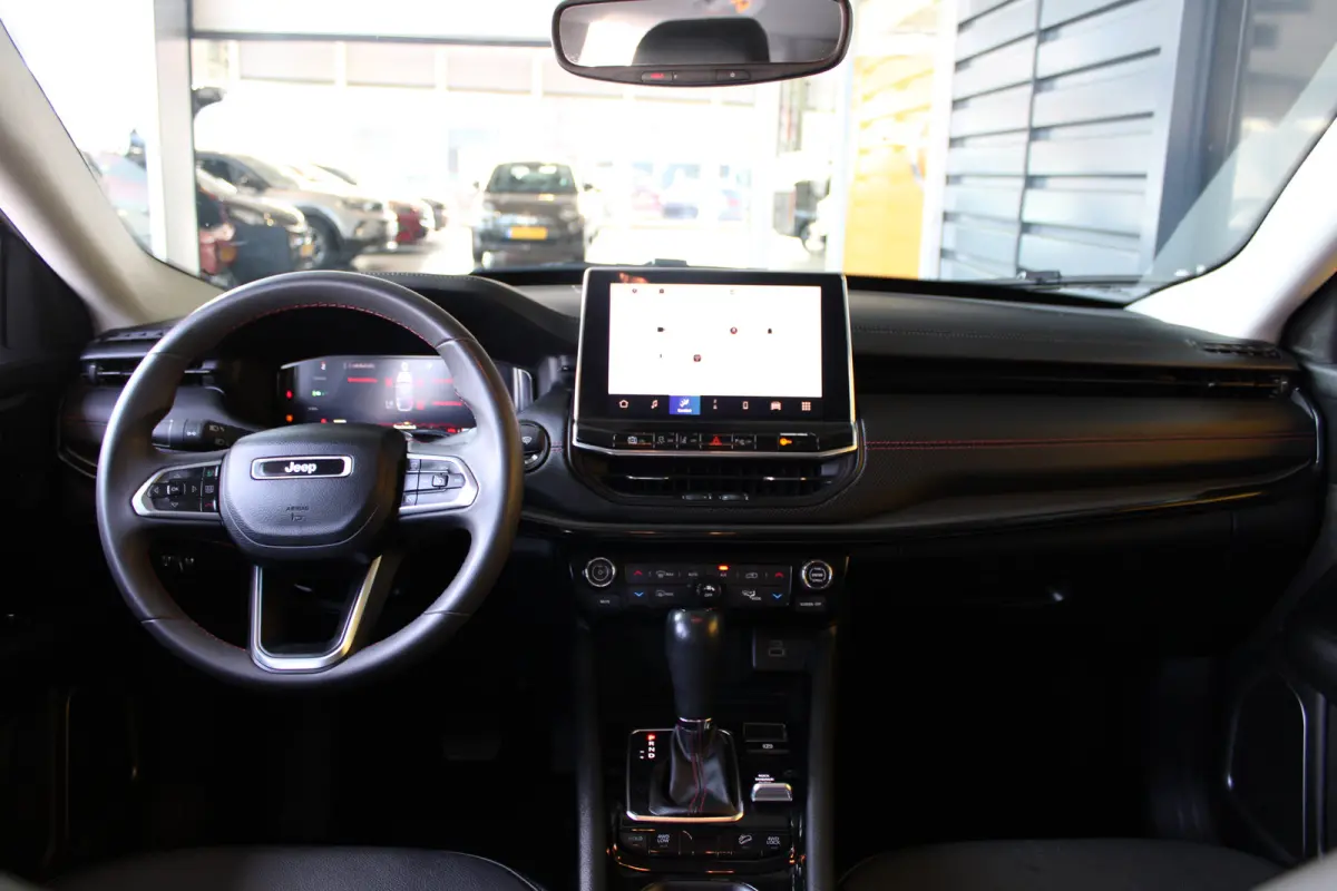 4xe 240 Plug-in Hybrid Trailhawk | SOH 93% | Trail rated | Navigatie | Cruise control adaptief | Camera | Dakrails |