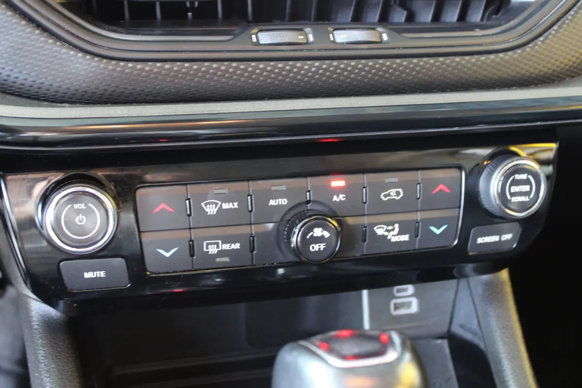 4xe 240 Plug-in Hybrid Trailhawk | SOH 93% | Trail rated | Navigatie | Cruise control adaptief | Camera | Dakrails |