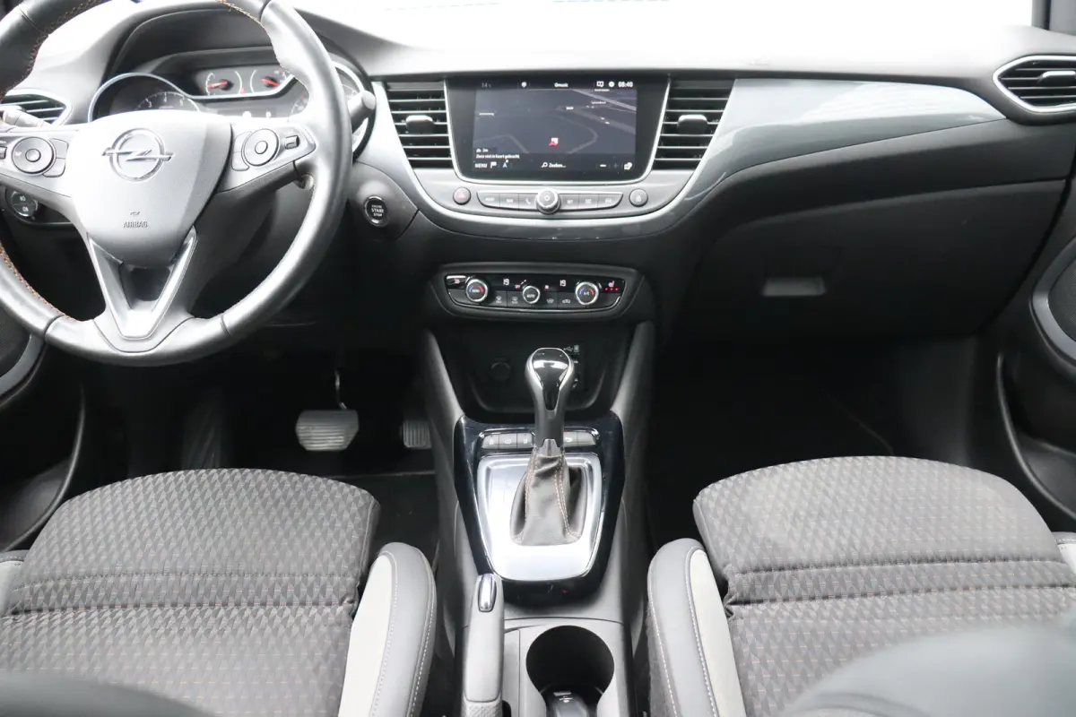 1.2 TURBO 130PK ULTIMATE AUTOMAAT / NAVI / LEDER / CLIMA / LED / PDC / 17" LMV / KEYLESS / WINTERPAKKET / HUD / BLUETOOTH / CRUISECONTROL / NIEUWSTAAT !!