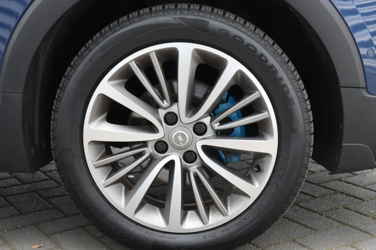 1.2 TURBO 130PK ULTIMATE AUTOMAAT / NAVI / LEDER / CLIMA / LED / PDC / 17" LMV / KEYLESS / WINTERPAKKET / HUD / BLUETOOTH / CRUISECONTROL / NIEUWSTAAT !!