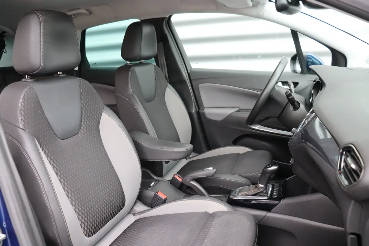 1.2 TURBO 130PK ULTIMATE AUTOMAAT / NAVI / LEDER / CLIMA / LED / PDC / 17" LMV / KEYLESS / WINTERPAKKET / HUD / BLUETOOTH / CRUISECONTROL / NIEUWSTAAT !!