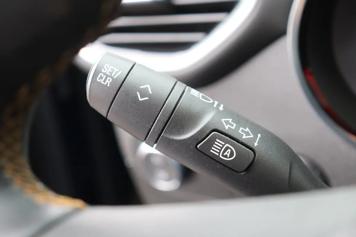 1.2 TURBO 130PK ULTIMATE AUTOMAAT / NAVI / LEDER / CLIMA / LED / PDC / 17" LMV / KEYLESS / WINTERPAKKET / HUD / BLUETOOTH / CRUISECONTROL / NIEUWSTAAT !!
