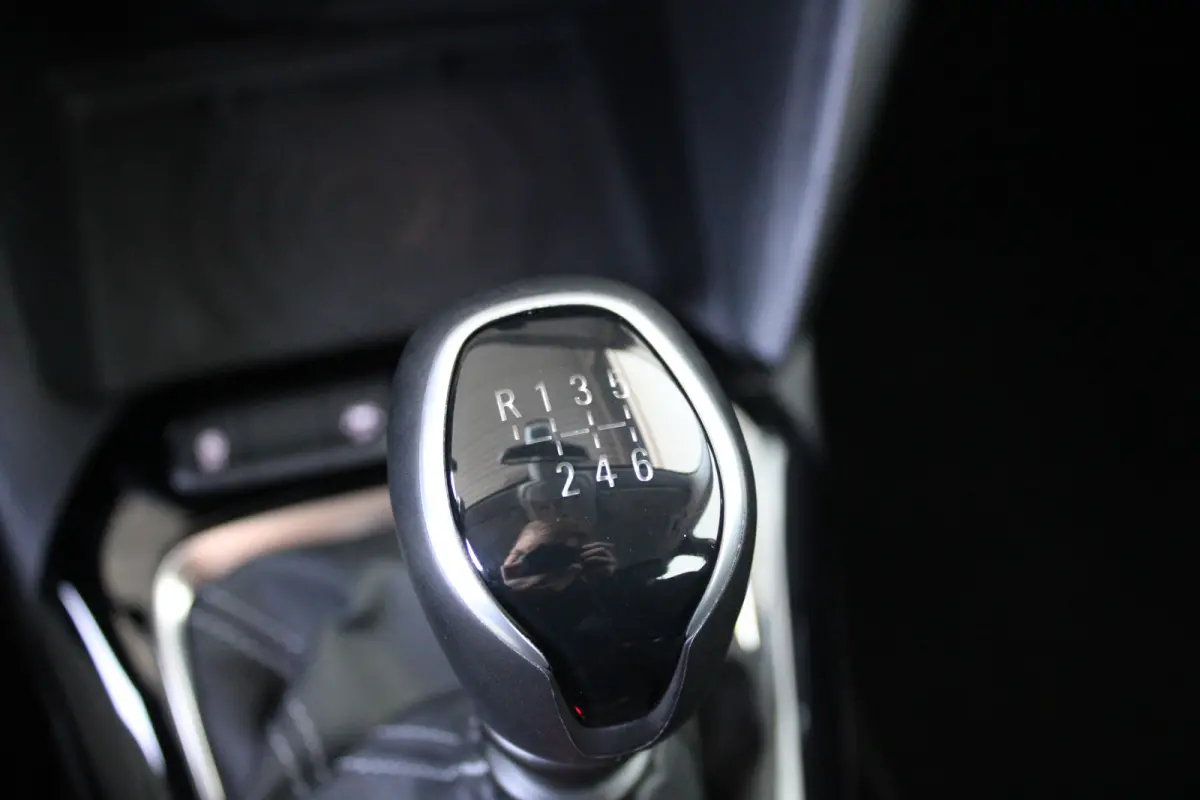 1.2 Elegance | Keyless start | Groot scherm | Parkeercamera | Keyless entry |