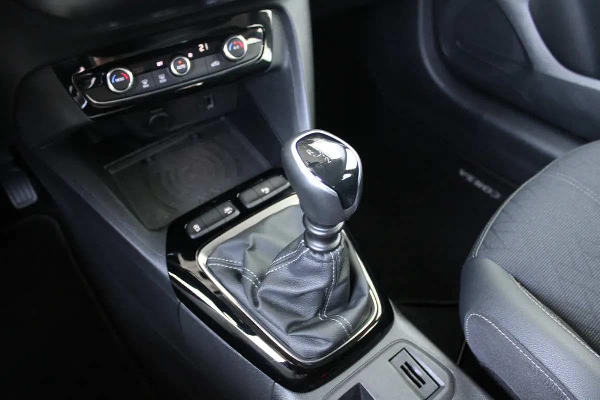1.2 Elegance | Keyless start | Groot scherm | Parkeercamera | Keyless entry |