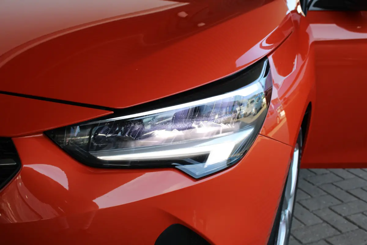 1.2 Elegance | Keyless start | Groot scherm | Parkeercamera | Keyless entry |