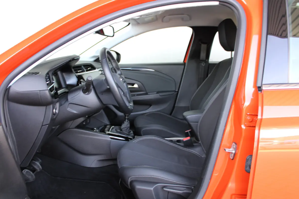 1.2 Elegance | Keyless start | Groot scherm | Parkeercamera | Keyless entry |