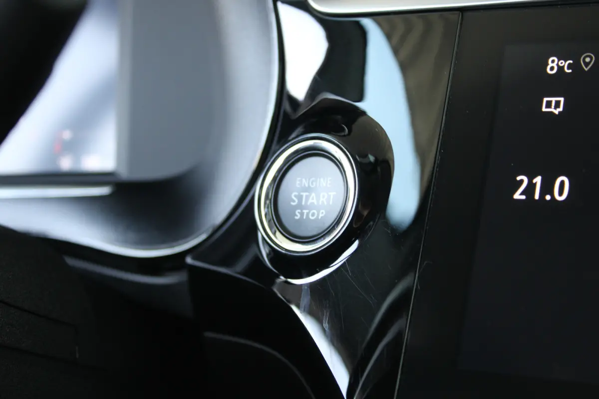 1.2 Elegance | Keyless start | Groot scherm | Parkeercamera | Keyless entry |