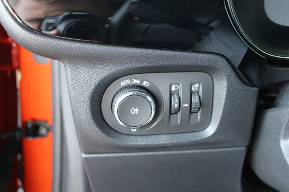 1.2 Elegance | Keyless start | Groot scherm | Parkeercamera | Keyless entry |