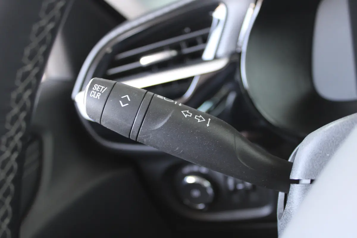 1.2 Elegance | Keyless start | Groot scherm | Parkeercamera | Keyless entry |