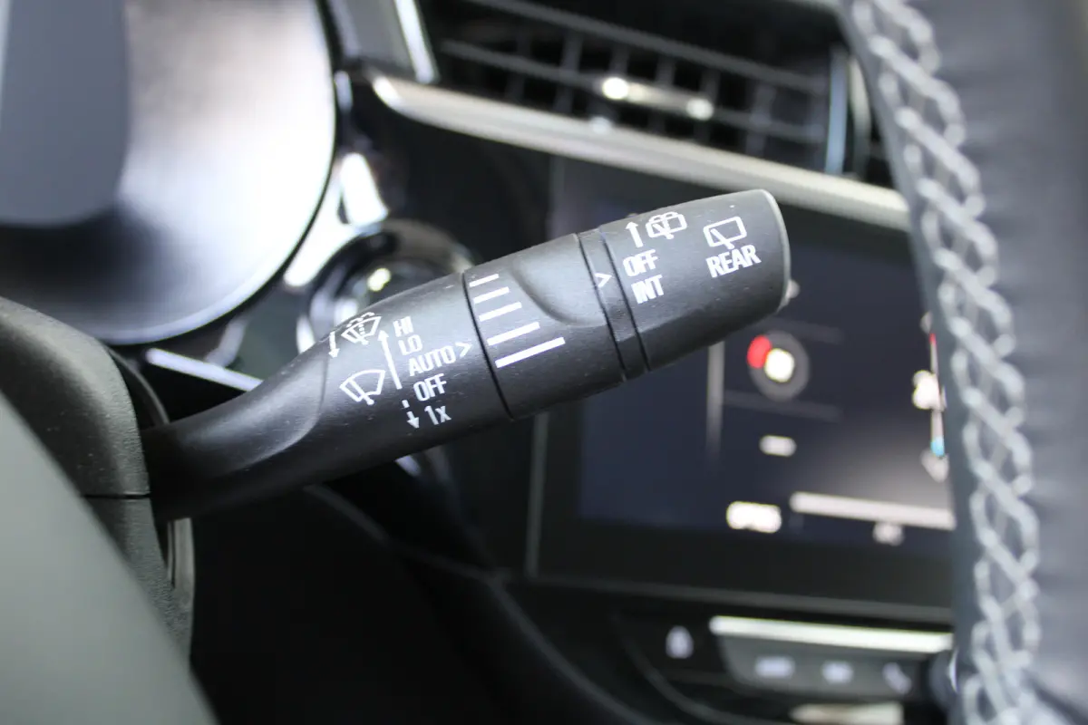 1.2 Elegance | Keyless start | Groot scherm | Parkeercamera | Keyless entry |