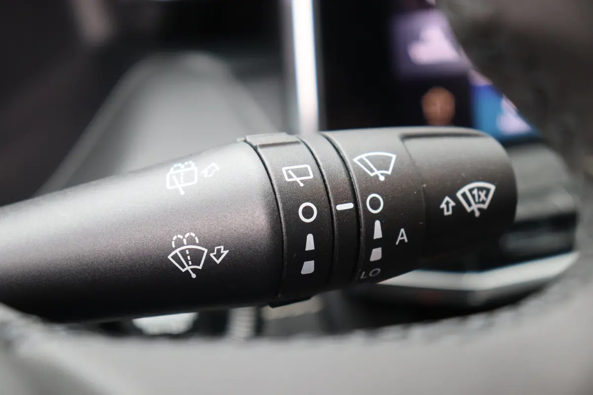 1.5T e-HYBRID 130PK LIMITED AUTOMAAT / NAVI / LEDER / CLIMA / FULL-LED / CAMERA / 19" LMV / KEYLESS / ADAPT. CRUISE / NIEUWSTAAT !!