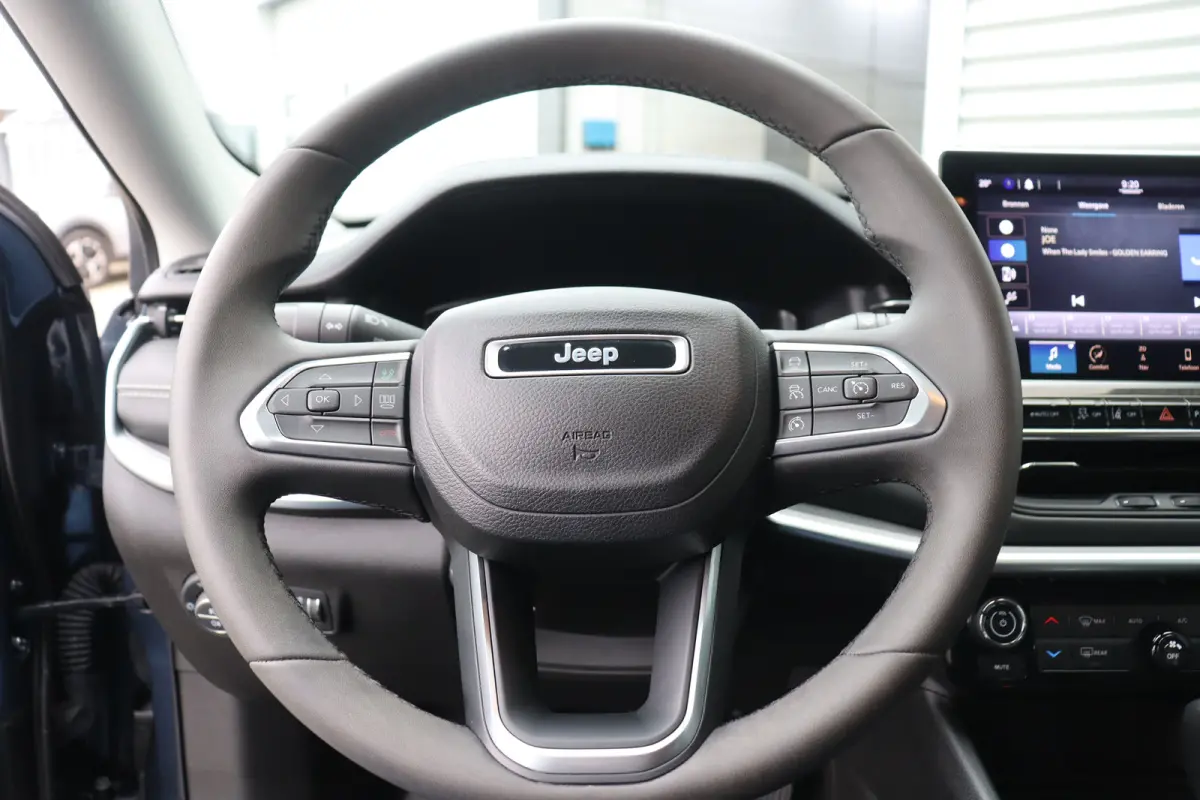 1.5T e-HYBRID 130PK LIMITED AUTOMAAT / NAVI / LEDER / CLIMA / FULL-LED / CAMERA / 19" LMV / KEYLESS / ADAPT. CRUISE / NIEUWSTAAT !!
