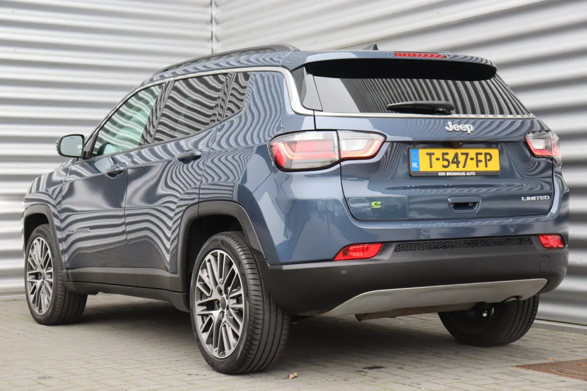 1.5T e-HYBRID 130PK LIMITED AUTOMAAT / NAVI / LEDER / CLIMA / FULL-LED / CAMERA / 19" LMV / KEYLESS / ADAPT. CRUISE / NIEUWSTAAT !!