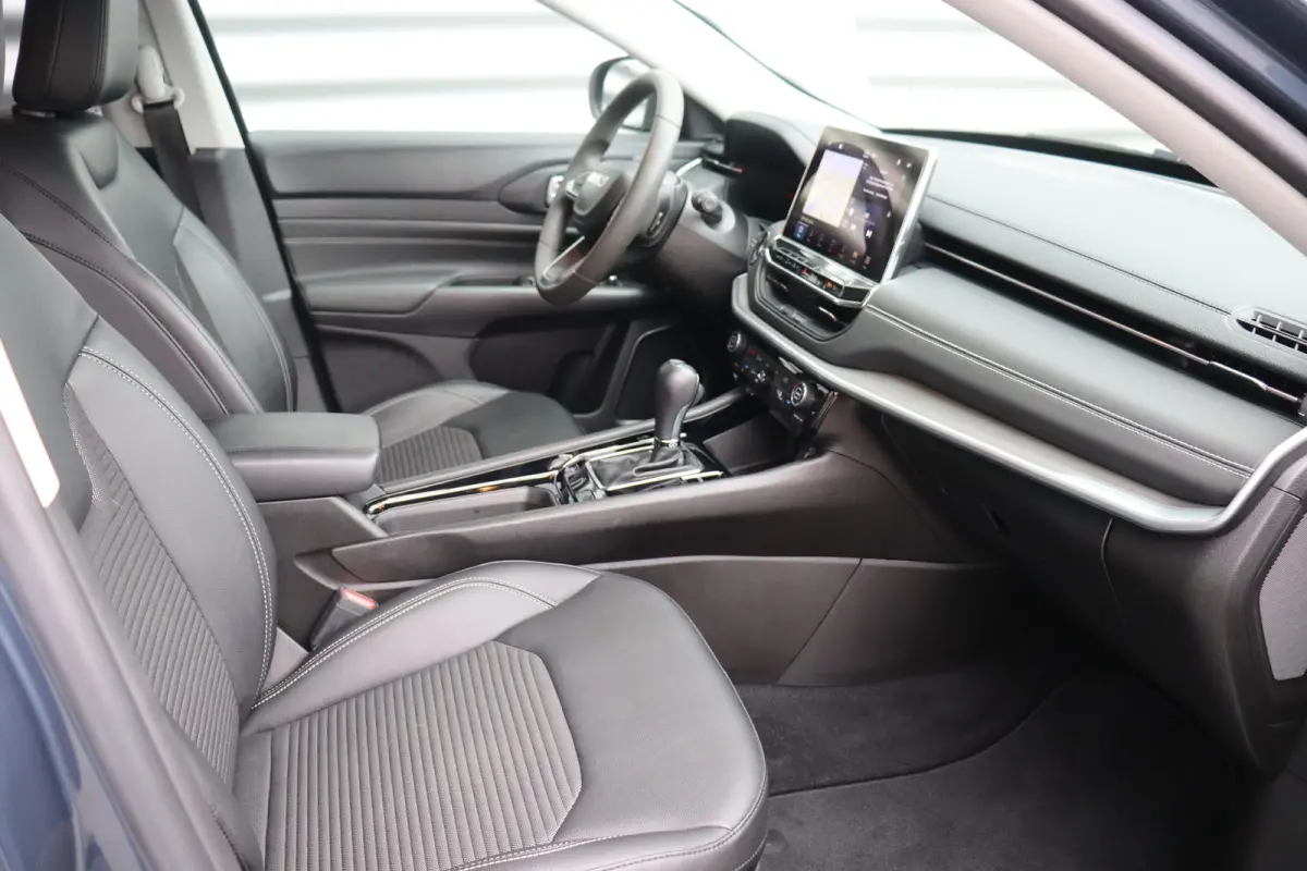 1.5T e-HYBRID 130PK LIMITED AUTOMAAT / NAVI / LEDER / CLIMA / FULL-LED / CAMERA / 19" LMV / KEYLESS / ADAPT. CRUISE / NIEUWSTAAT !!