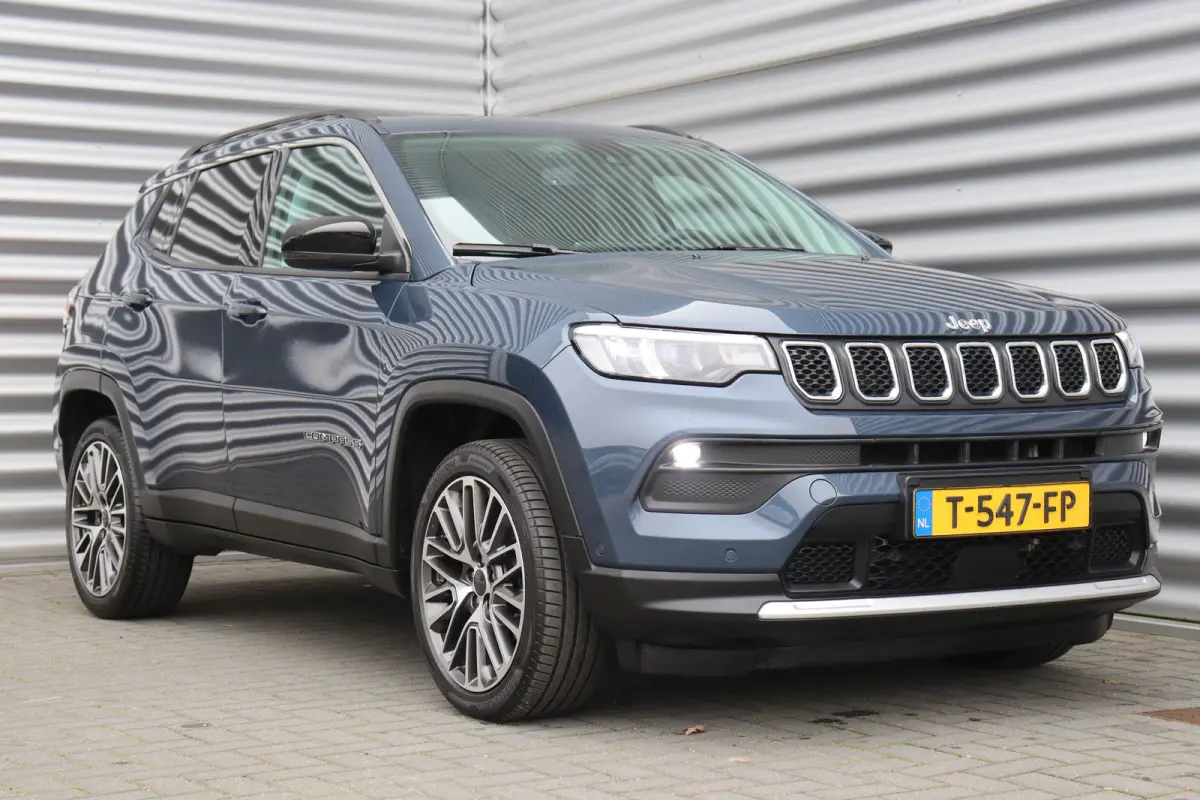 1.5T e-HYBRID 130PK LIMITED AUTOMAAT / NAVI / LEDER / CLIMA / FULL-LED / CAMERA / 19" LMV / KEYLESS / ADAPT. CRUISE / NIEUWSTAAT !!