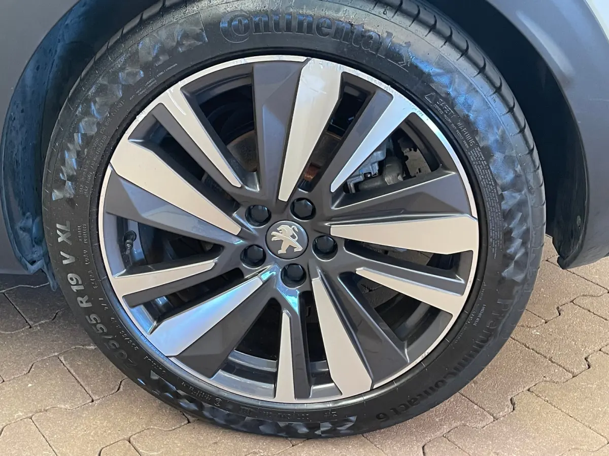 1.6 HYbrid4 300 Première Pack Panorama Dak | Elek. Stoelen met Massage | Focal | Elek. Achterklep | Camera Rondom | Stoelverwarming | Digitaal Dashboard | Achteruitrijcamera | Apple Carplay
