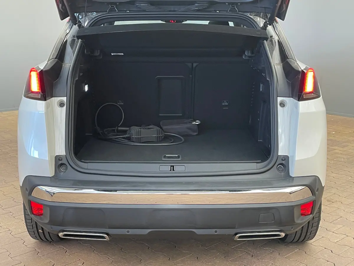 1.6 HYbrid4 300 Première Pack Panorama Dak | Elek. Stoelen met Massage | Focal | Elek. Achterklep | Camera Rondom | Stoelverwarming | Digitaal Dashboard | Achteruitrijcamera | Apple Carplay