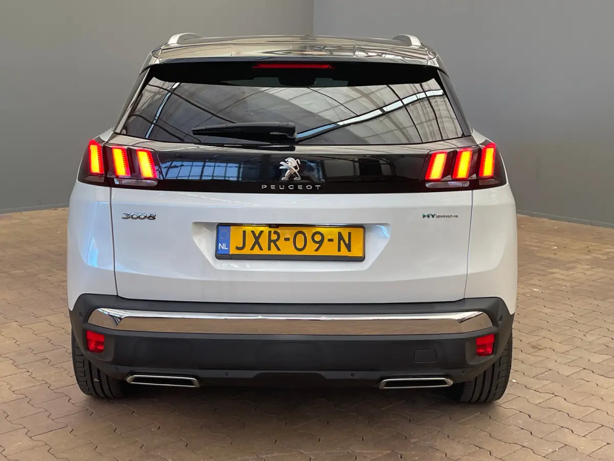 1.6 HYbrid4 300 Première Pack Panorama Dak | Elek. Stoelen met Massage | Focal | Elek. Achterklep | Camera Rondom | Stoelverwarming | Digitaal Dashboard | Achteruitrijcamera | Apple Carplay