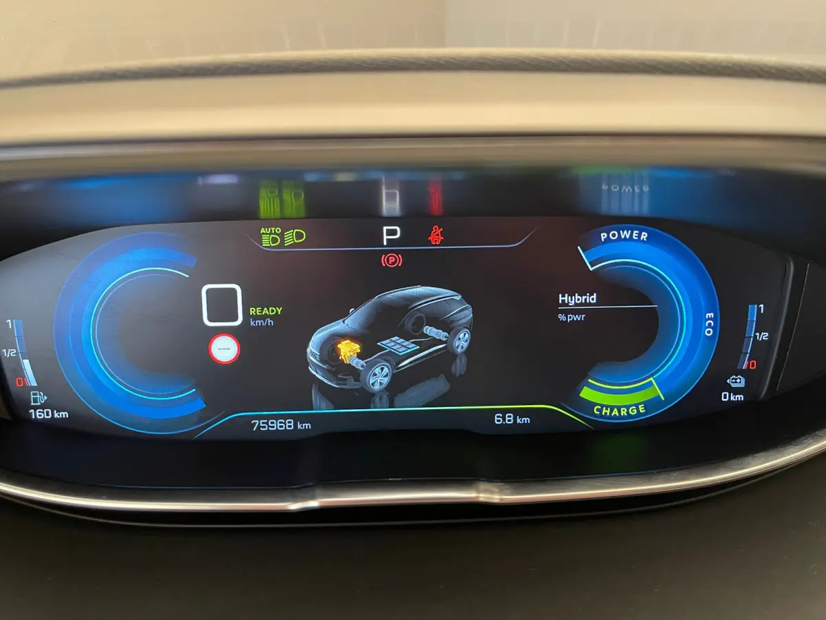 1.6 HYbrid4 300 Première Pack Panorama Dak | Elek. Stoelen met Massage | Focal | Elek. Achterklep | Camera Rondom | Stoelverwarming | Digitaal Dashboard | Achteruitrijcamera | Apple Carplay