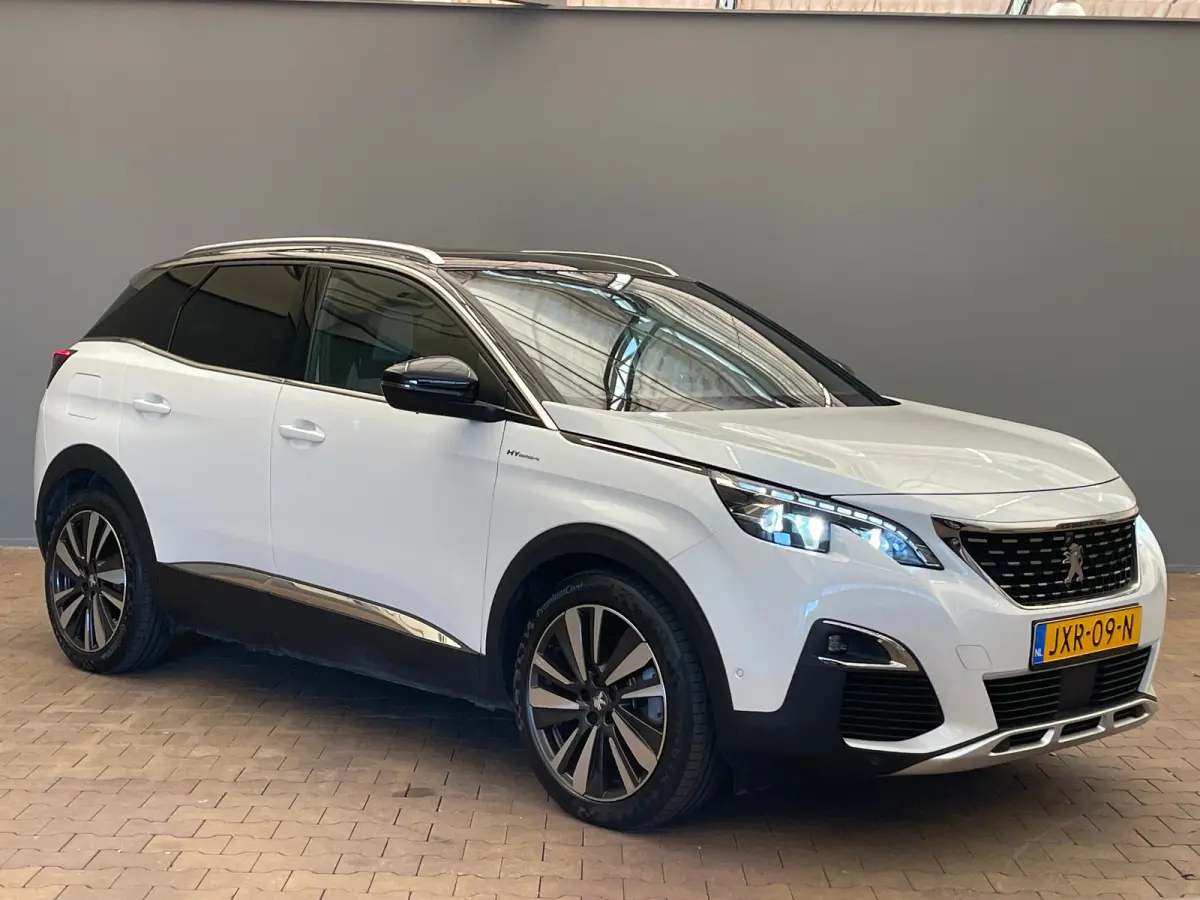 1.6 HYbrid4 300 Première Pack Panorama Dak | Elek. Stoelen met Massage | Focal | Elek. Achterklep | Camera Rondom | Stoelverwarming | Digitaal Dashboard | Achteruitrijcamera | Apple Carplay
