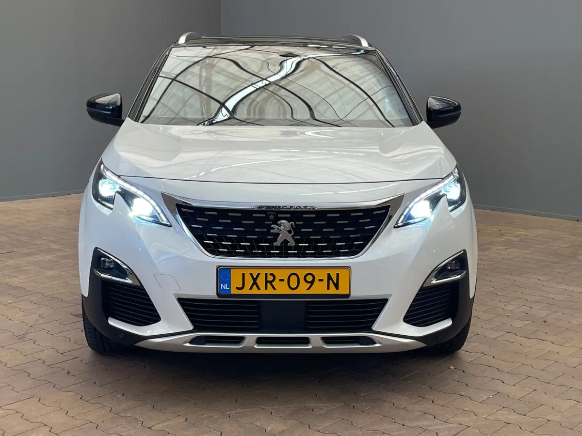 1.6 HYbrid4 300 Première Pack Panorama Dak | Elek. Stoelen met Massage | Focal | Elek. Achterklep | Camera Rondom | Stoelverwarming | Digitaal Dashboard | Achteruitrijcamera | Apple Carplay