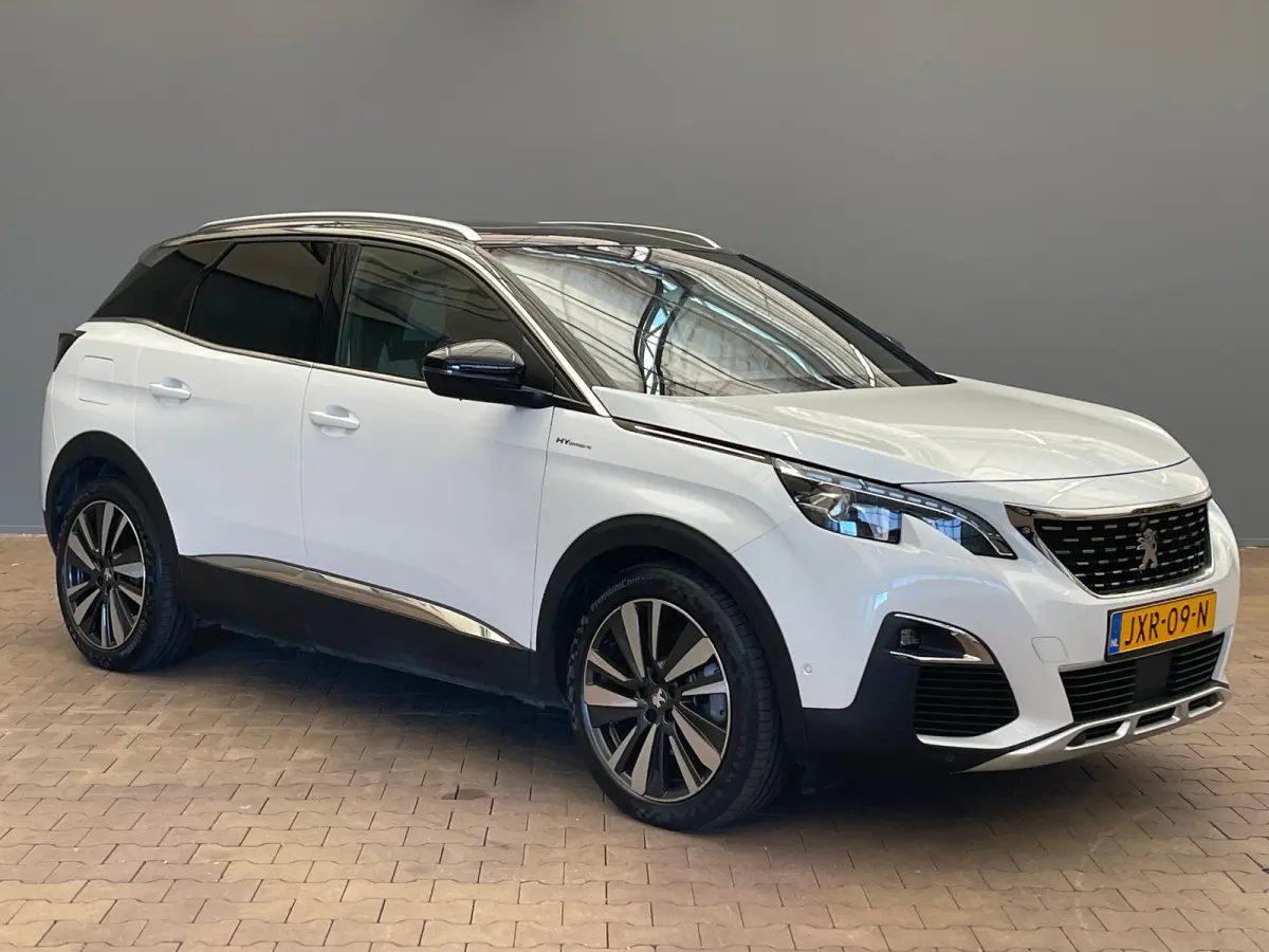 1.6 HYbrid4 300 Première Pack Panorama Dak | Elek. Stoelen met Massage | Focal | Elek. Achterklep | Camera Rondom | Stoelverwarming | Digitaal Dashboard | Achteruitrijcamera | Apple Carplay