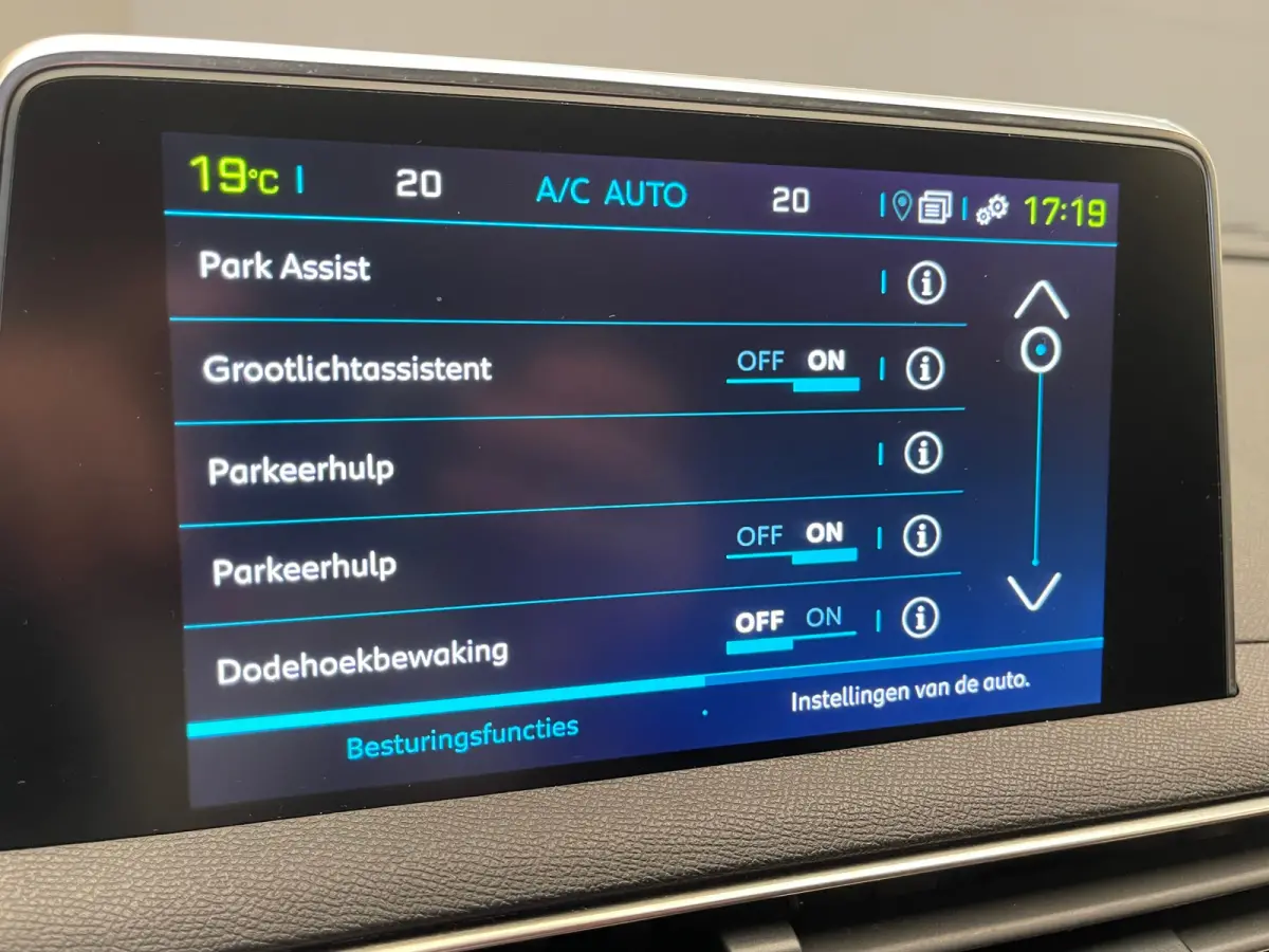 1.6 HYbrid4 300 Première Pack Panorama Dak | Elek. Stoelen met Massage | Focal | Elek. Achterklep | Camera Rondom | Stoelverwarming | Digitaal Dashboard | Achteruitrijcamera | Apple Carplay