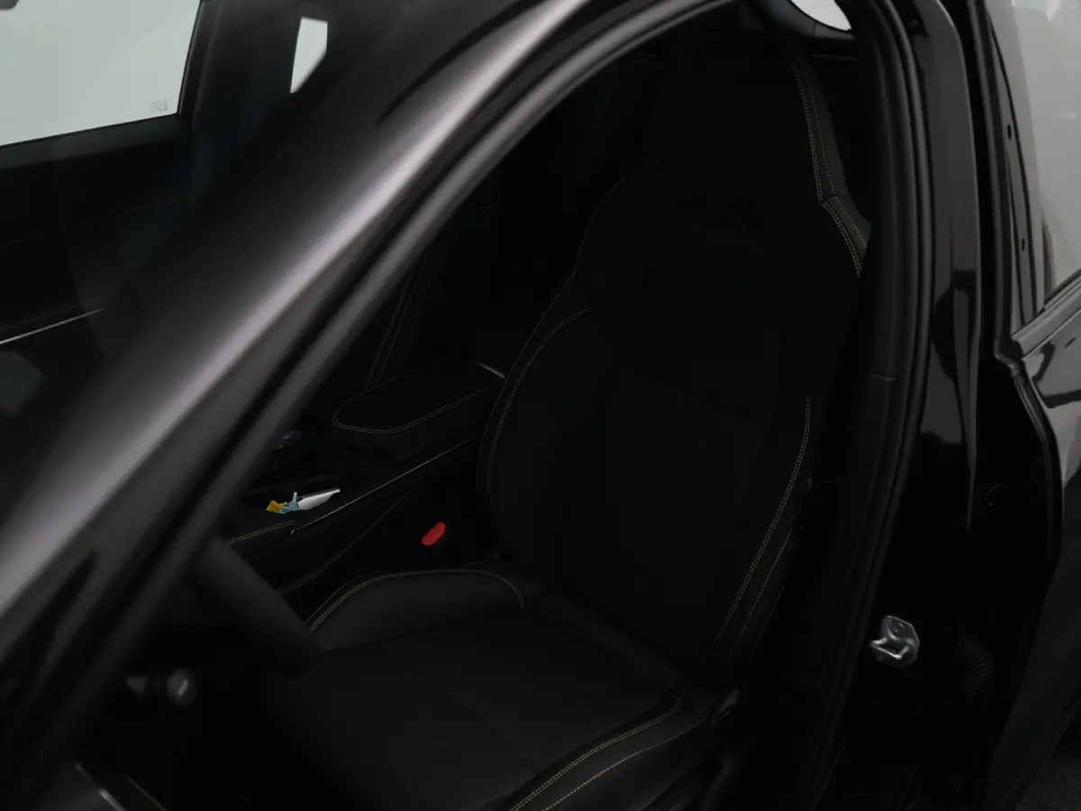 1.5 Core 48 maanden garantie | Standkachel | Camera | Adaptive Cruise | Carplay | Stoelverwarming