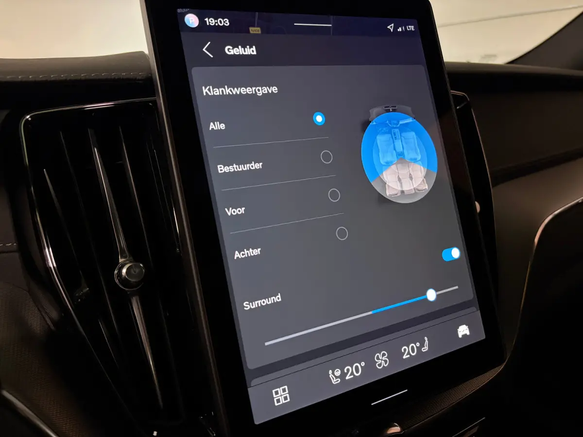 T6 AWD Recharge Ultra Black Edition | MY26 | Luchtvering | Trekhaak | 360 Camera | Head-Up Display | Harman Kardon | Adaptieve Cruise Control | Stoelverwarming voor+achter | Stuurwielverwarm