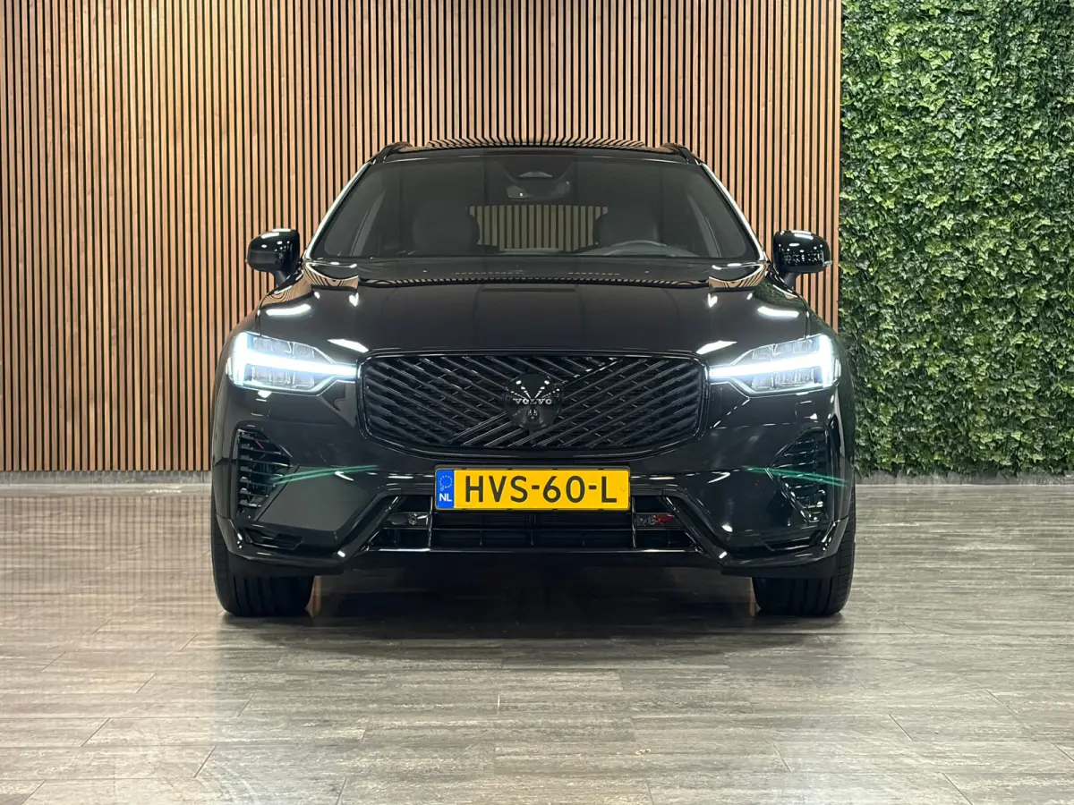 T6 AWD Recharge Ultra Black Edition | MY26 | Luchtvering | Trekhaak | 360 Camera | Head-Up Display | Harman Kardon | Adaptieve Cruise Control | Stoelverwarming voor+achter | Stuurwielverwarm