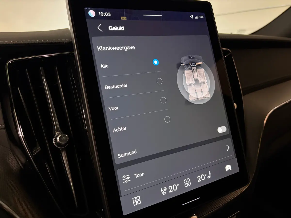 T6 AWD Recharge Ultra Black Edition | MY26 | Luchtvering | Trekhaak | 360 Camera | Head-Up Display | Harman Kardon | Adaptieve Cruise Control | Stoelverwarming voor+achter | Stuurwielverwarm