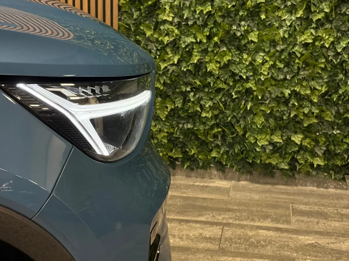 Recharge Extended Range Plus 82 kWh | Trekhaak | All Season banden | Adaptieve Cruise Control | Stoel en Stuurwielverwarming | 20 Inch | Pilot Assist | BLIS Dode Hoek Detectie | Parkeercamer