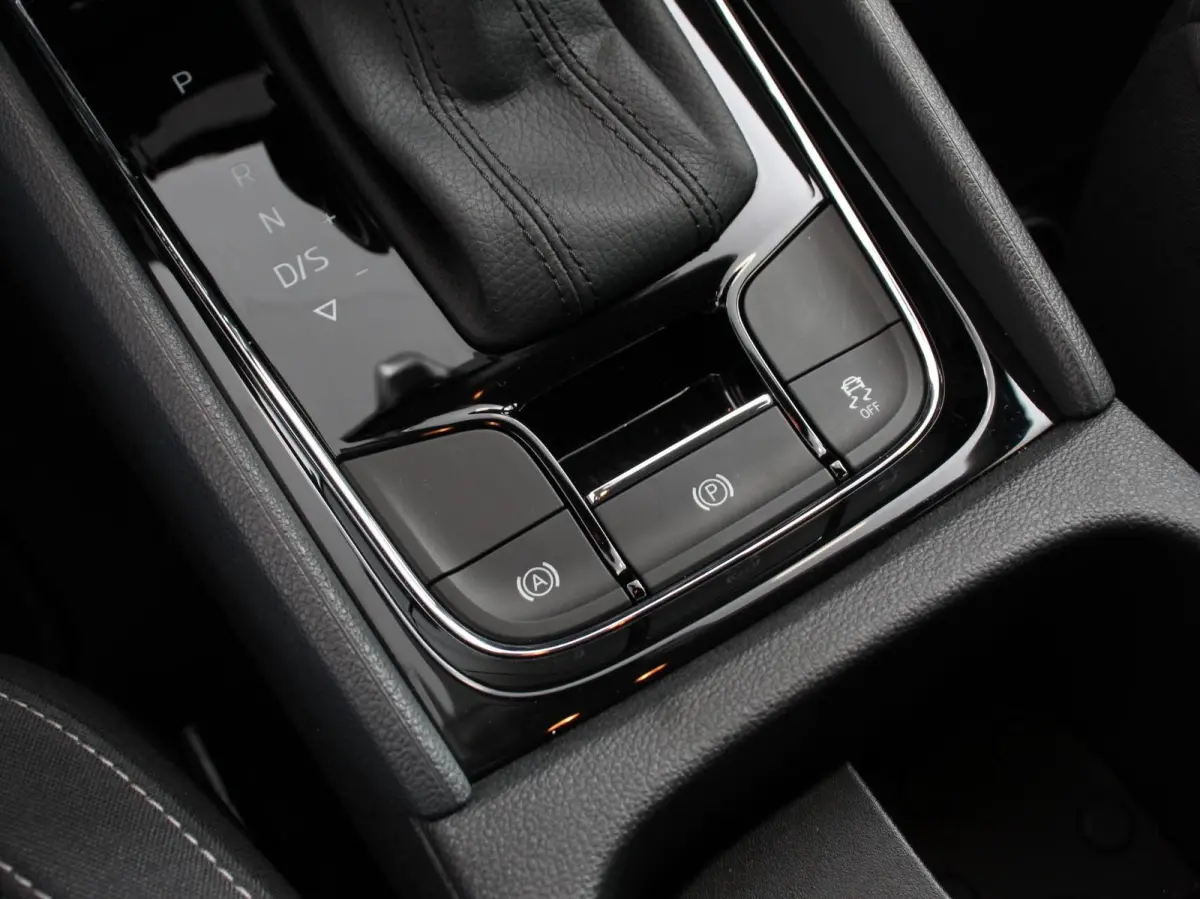 1.5 TSI 150pk DSG ACT Selection DEMO ! Navigatie Apple Carplay/Android Auto Camera Parkeer sensoren Adaptieve Cruise Control Lichtmetalen Velgen Digitale Cockpit