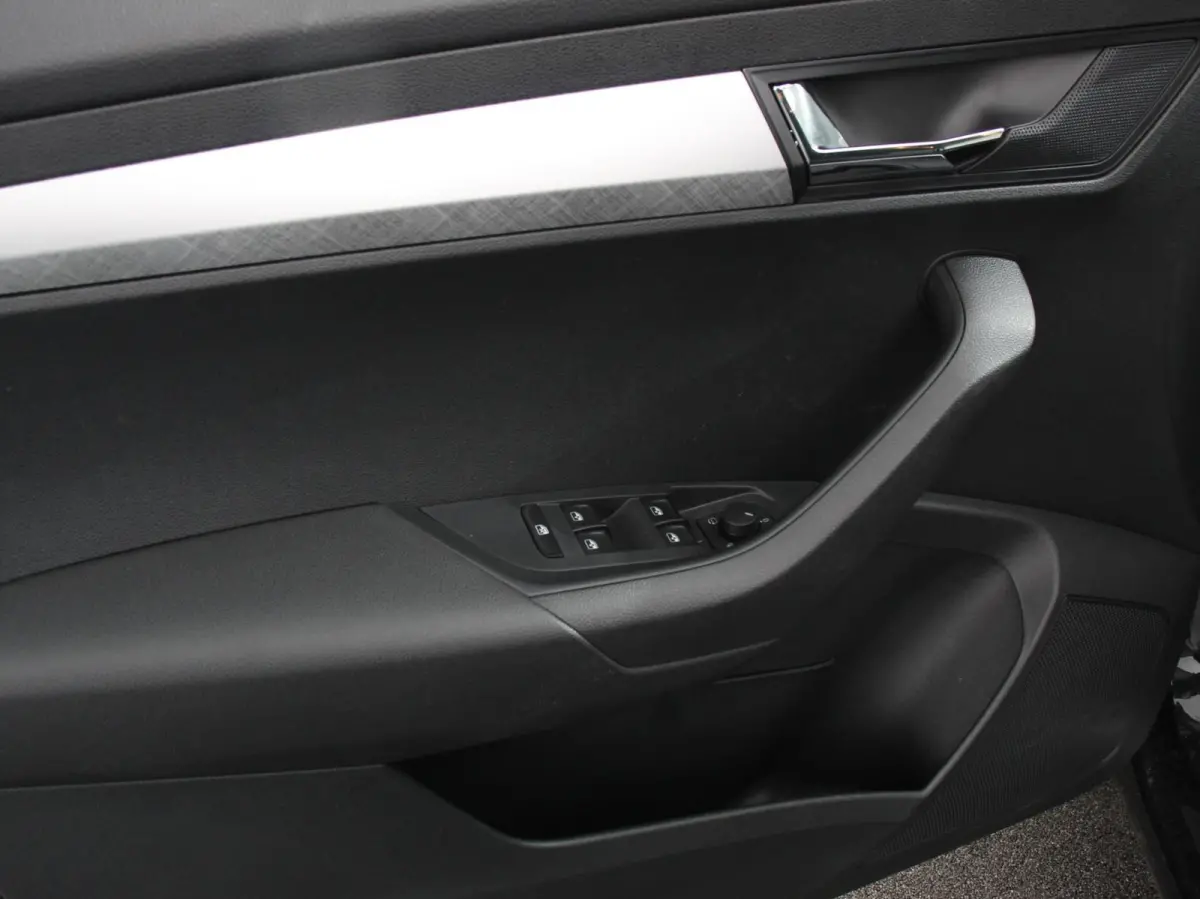1.5 TSI 150pk DSG ACT Selection DEMO ! Navigatie Apple Carplay/Android Auto Camera Parkeer sensoren Adaptieve Cruise Control Lichtmetalen Velgen Digitale Cockpit