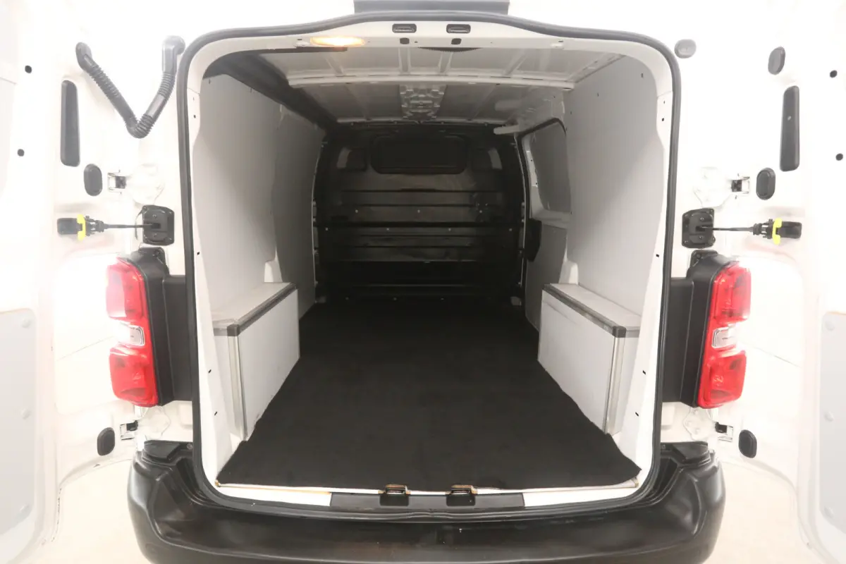 75 kWh L2H1 | Snelladen | SOH 96% | 3 Zits | Airco | Cruise | Carplay | Parkeersens.