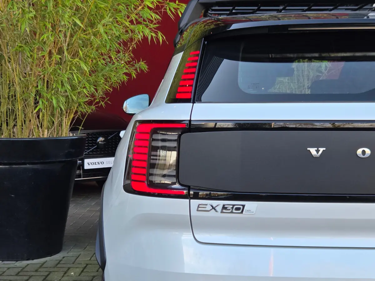 Twin Motor Performance Ultra 69 kWh | Full Option! | Pilot Assist | Panoramadak | 360 Camera | Harman/Kardon