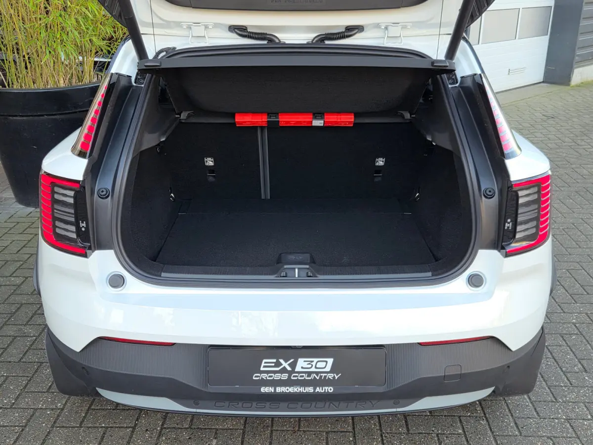 Twin Motor Performance Ultra 69 kWh | Full Option! | Pilot Assist | Panoramadak | 360 Camera | Harman/Kardon